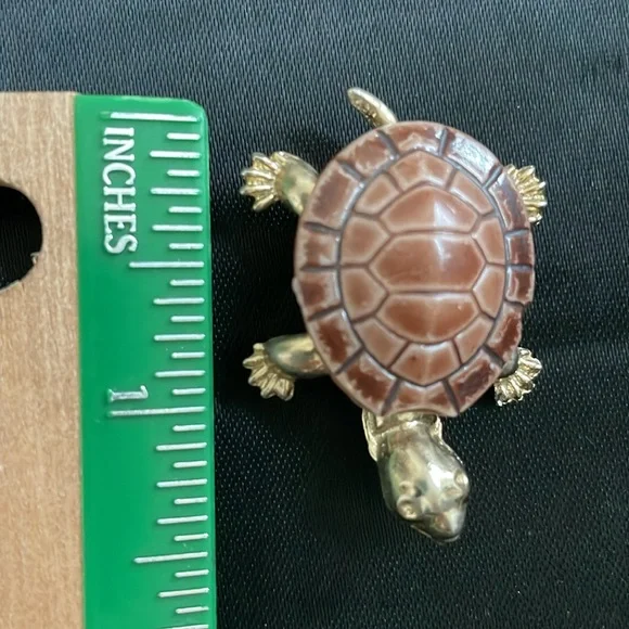 Vintage Turtle Brooch - Picture 4 of 4